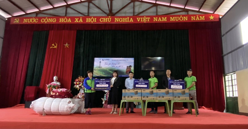 STARMED thăm và trao quà cho liên trường Mầm Non – Tiểu Học – THCS Y TÝ, LÀO CAI