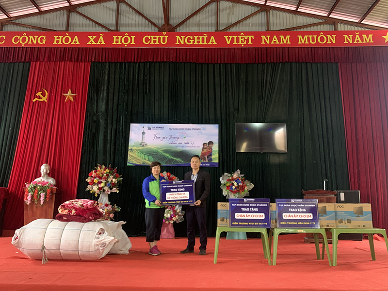 STARMED thăm và trao quà cho liên trường Mầm Non – Tiểu Học – THCS Y TÝ, LÀO CAI