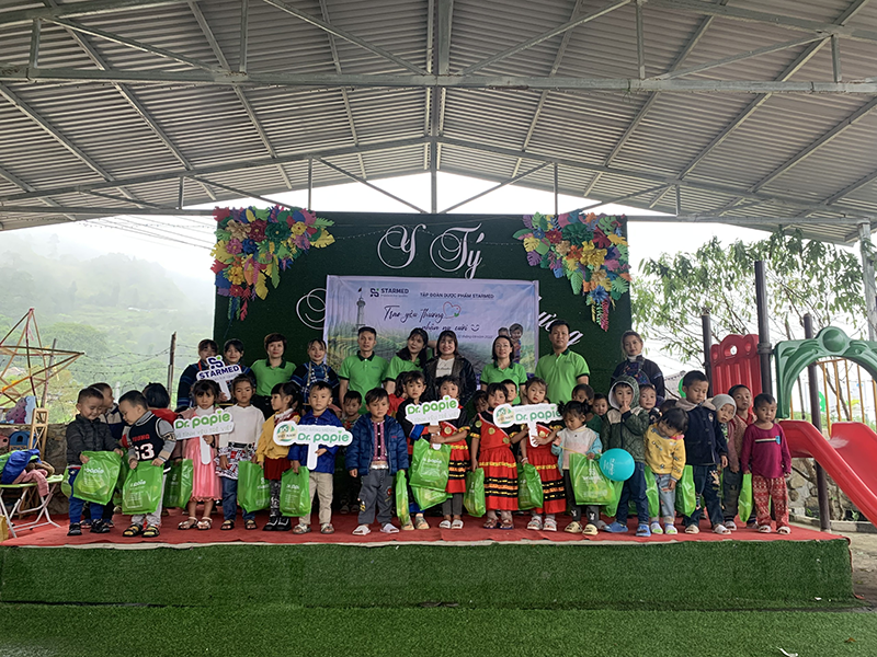 STARMED thăm và trao quà cho liên trường Mầm Non – Tiểu Học – THCS Y TÝ, LÀO CAI