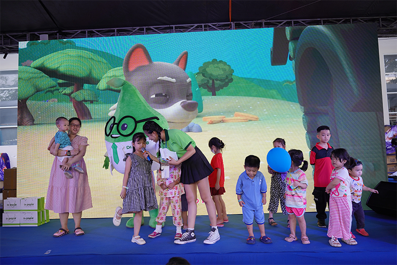 STARMED Pharmaceuticals Explodes at the 2023 Mother and Baby Festival 1 Festival Me bau va Em be 2023 1
