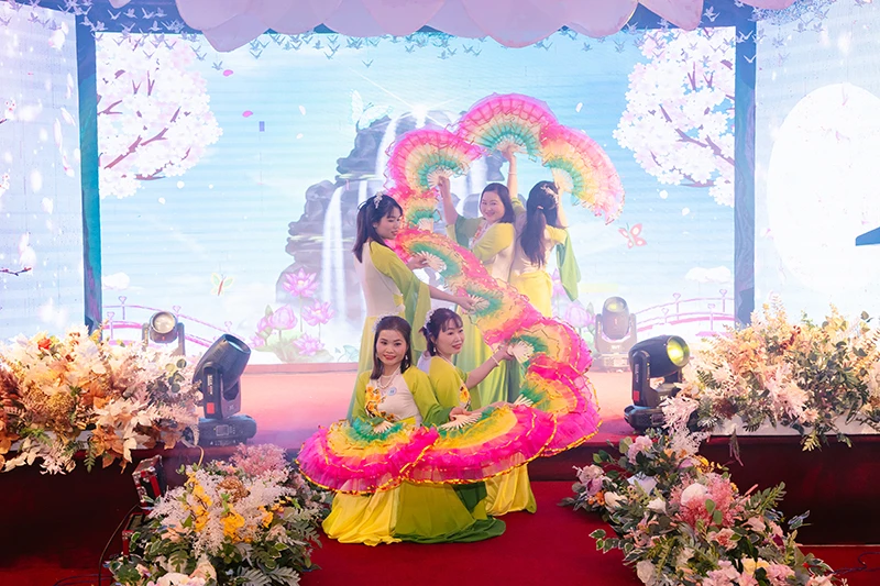 YEAR END PARTY 2023 – CÔNG TY CỔ PHẦN DƯỢC PHẨM CÔNG NGHỆ CAO STARMED 12 Tat nien 2023 12