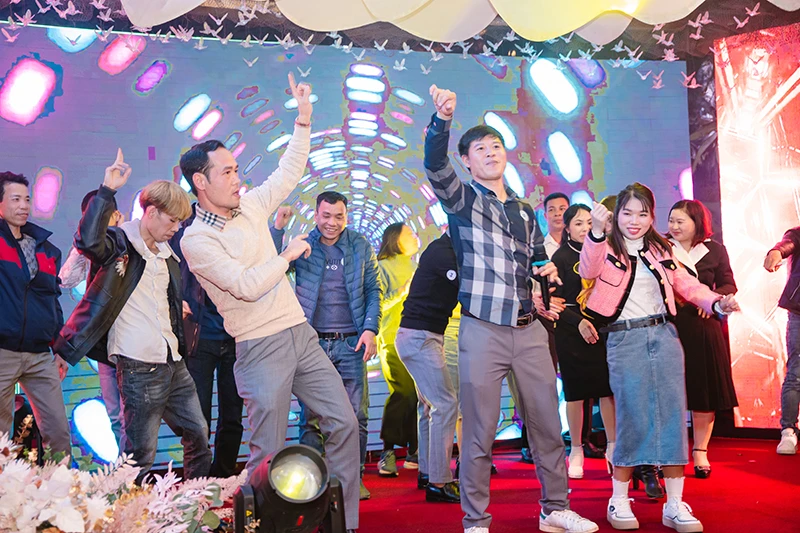 YEAR END PARTY 2023 – CÔNG TY CỔ PHẦN DƯỢC PHẨM CÔNG NGHỆ CAO STARMED 17 Tat nien 2023 17