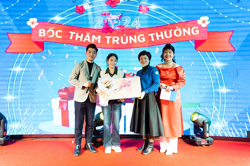 YEAR END PARTY 2023 – CÔNG TY CỔ PHẦN DƯỢC PHẨM CÔNG NGHỆ CAO STARMED 21 Tat nien 2023 21