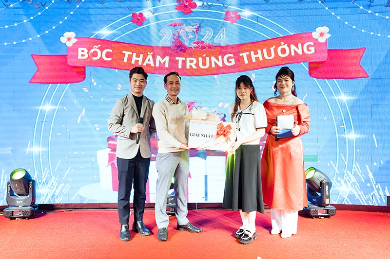 YEAR END PARTY 2023 – CÔNG TY CỔ PHẦN DƯỢC PHẨM CÔNG NGHỆ CAO STARMED 20 Tat nien 2023 22