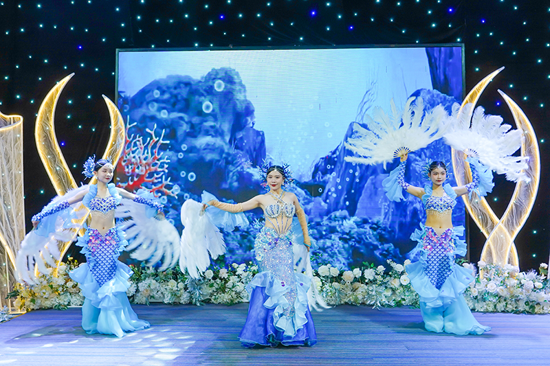 Starmed du lich he Ha Long 2024 11